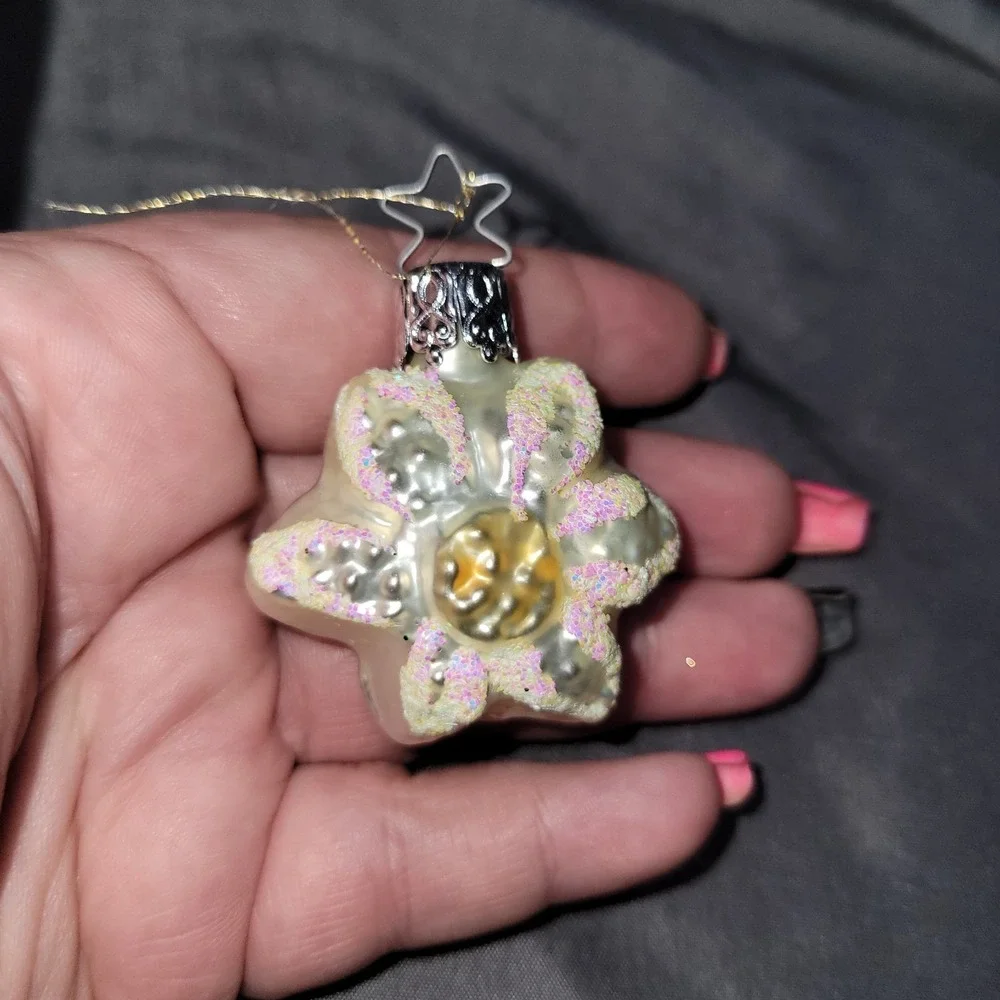 Vintage WEST GERMANY Hand Blown GLASS CHRISTMAS TREE ORNAMENT Daisy Flower